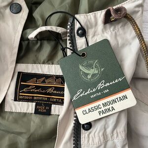 Large Eddie Bauer mountain parka